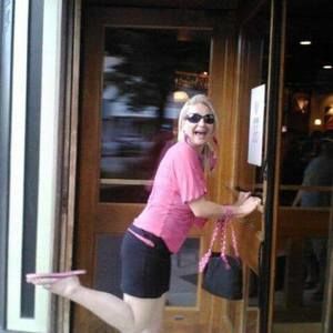 Meet your Posher, Elisa